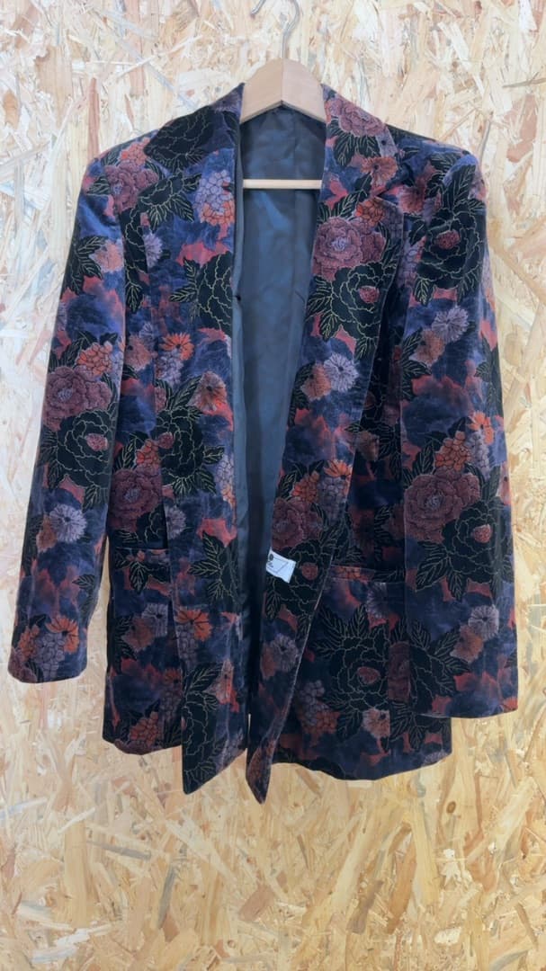 Nice Brandtex Floral Velvet Blazer